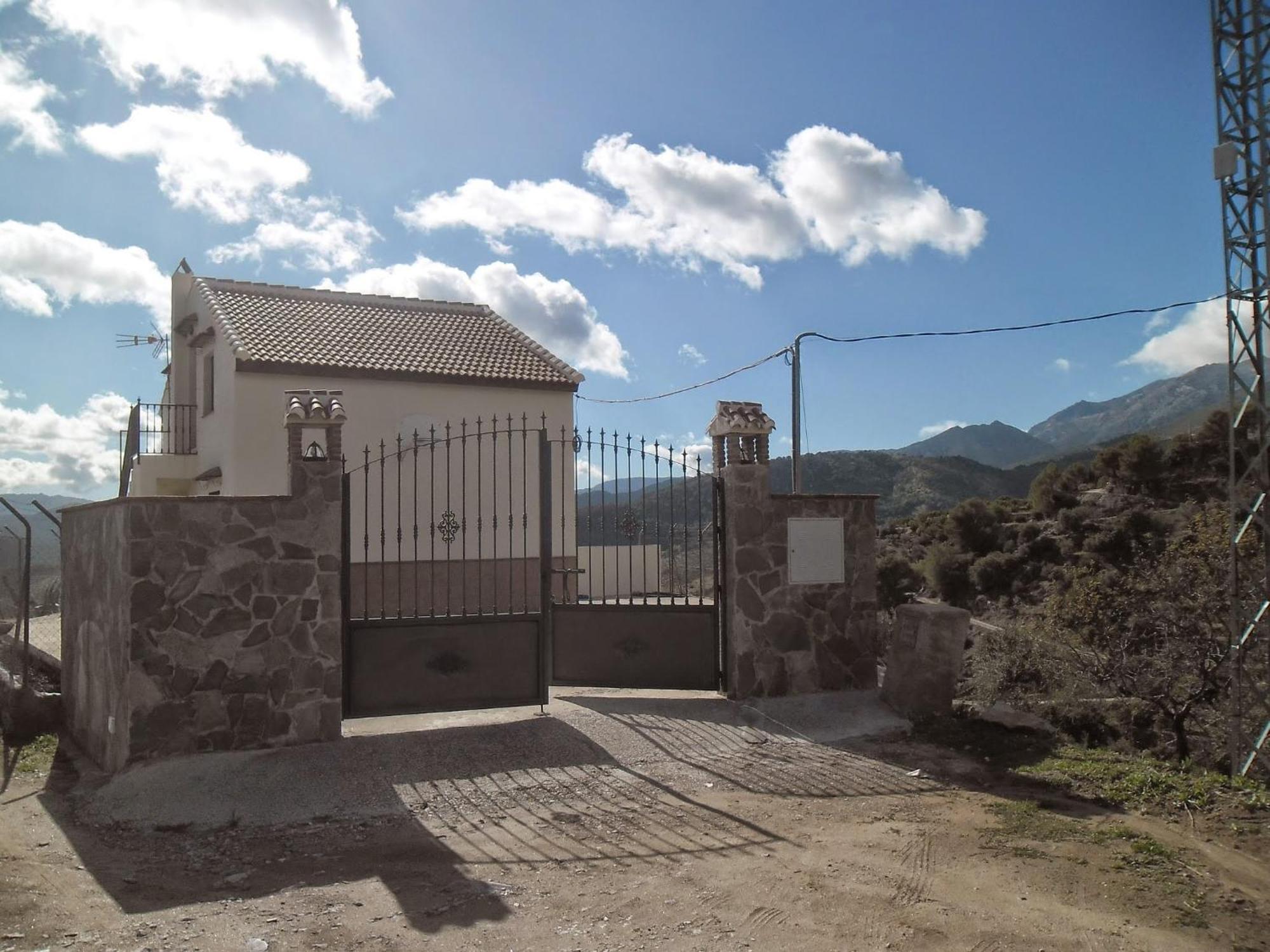 Casa Rural La Revuelta Con Las Mejores Vistas A La Naturaleza Yunquera Bagian luar foto
